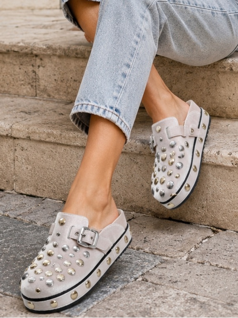 Gianni Bini Women Cream Studded Clog Mule Gold Silver Stud Buckle Size 7.5 NWT
